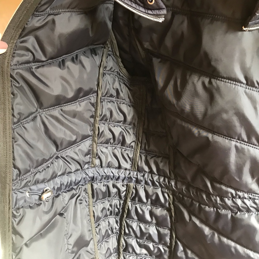 Guess bubble jacket - Picture 4 of 7